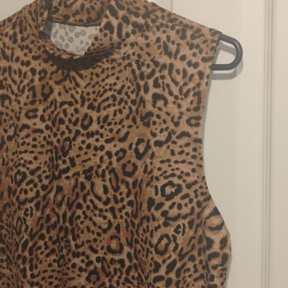 No Boundaries Brown Muscle Tee Sleeveless Top - Picture 5 of 9